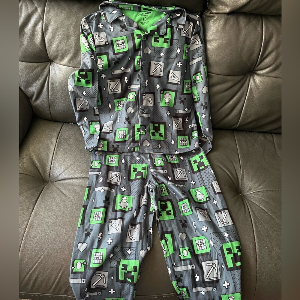 Size 10 boys Minecraft pajamas